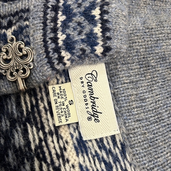 Cambridge Dry Goods Blue and White wool Sweater - Picture 2 of 7